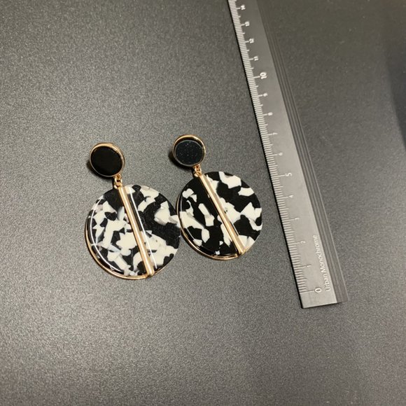 LAST ONE 💖Colorful Classic  Earrings - Picture 5 of 6